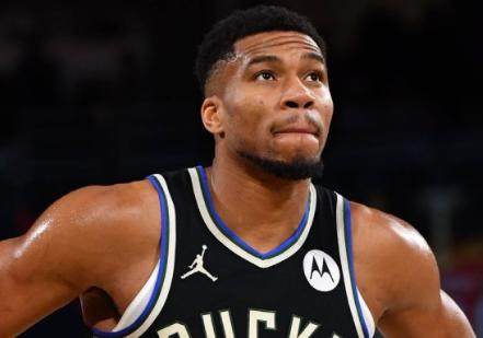 开云体育下载-不主动、不拒绝、不负责！字母哥逼雄鹿当分手罪人